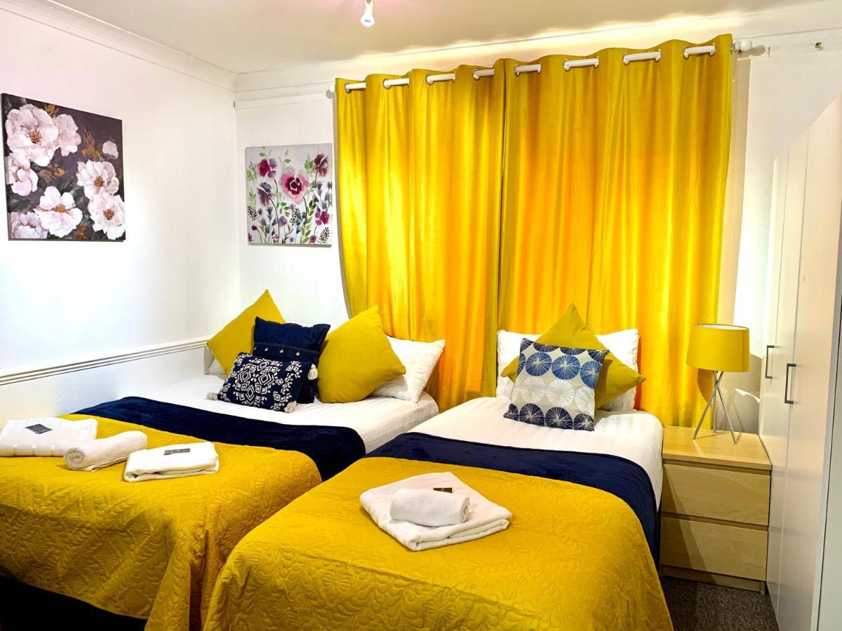 Spacious Excel 2 Bedrooms, Separate Reception, Kitchen, Full Apartamento Londres